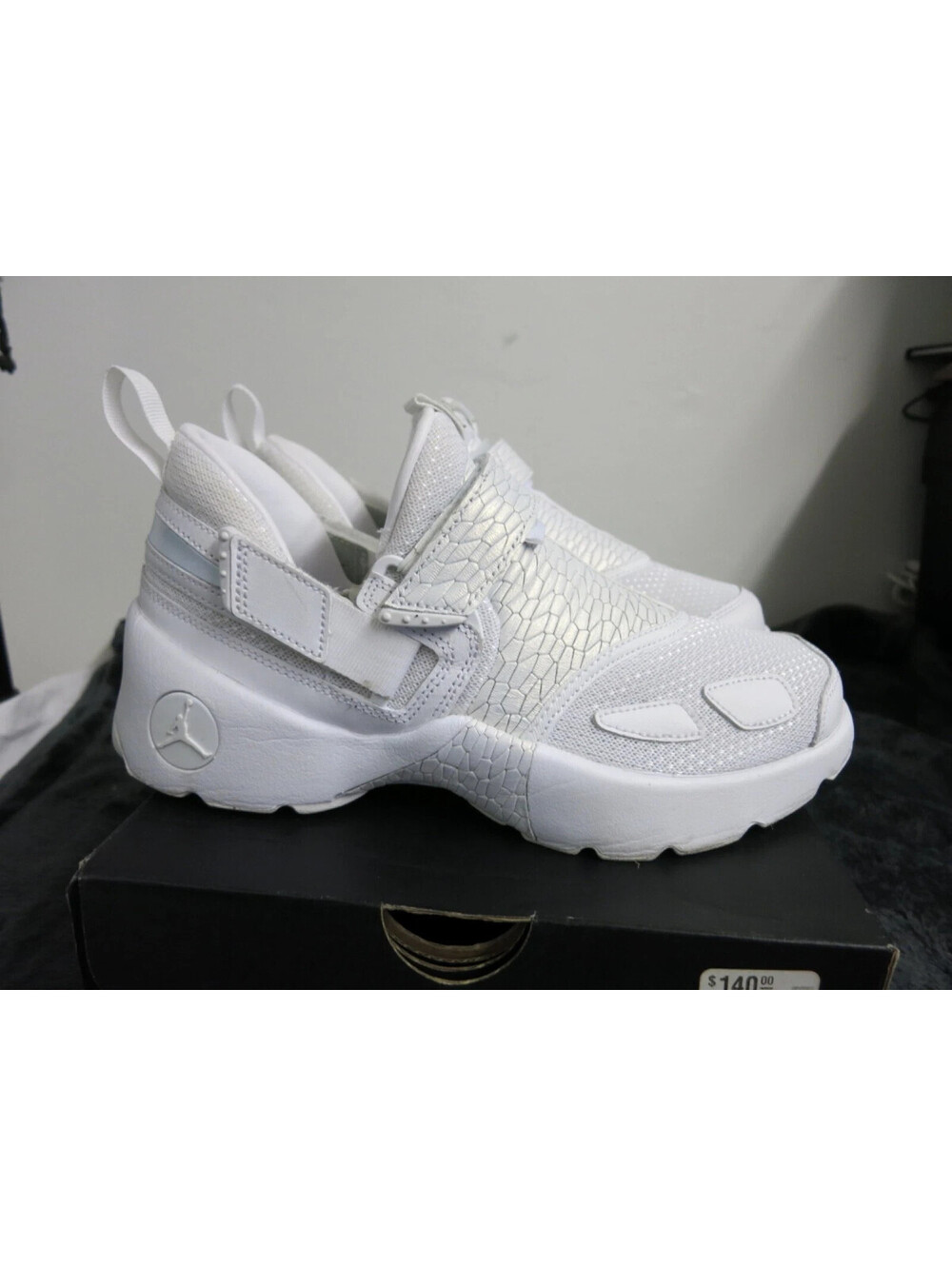 Jordan Trunner LX PR Size 6.5 Y  White/Pure Platinum Sneakers Rare 897997-100